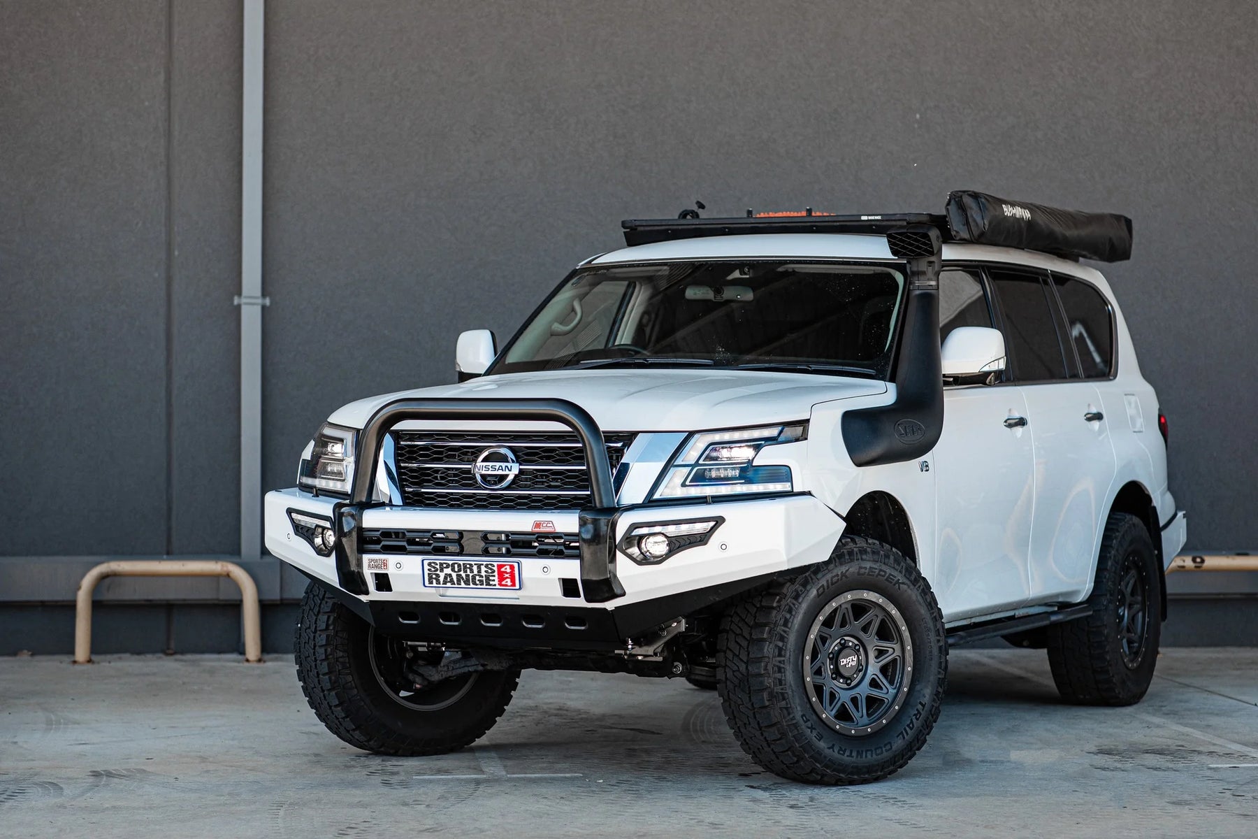 Patrol Y62 Series 5 2018-Current 808-01 Phoenix Bull Bar Single Black Loop Package — product view 2