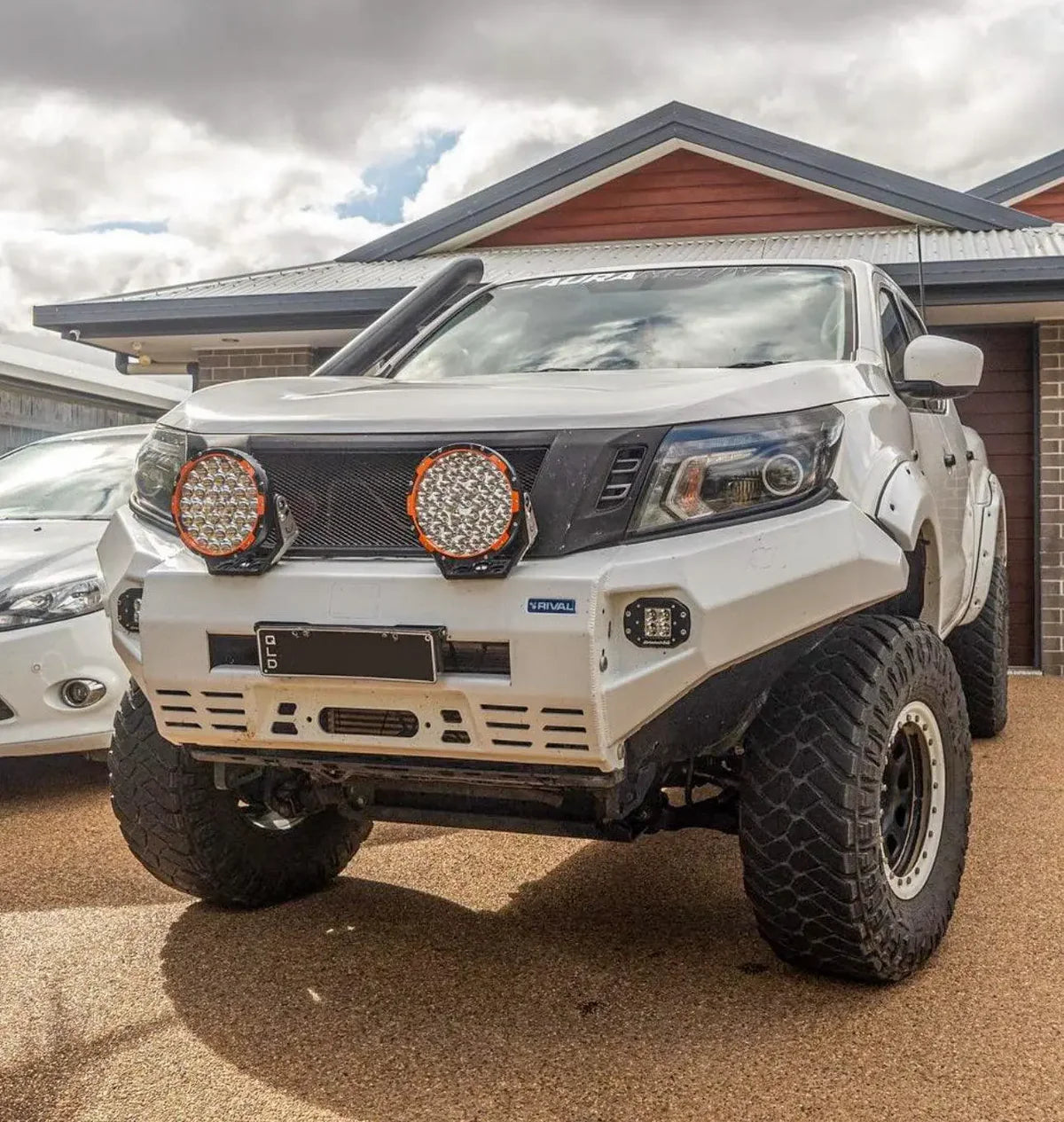 Aluminum Front Bar – Nissan Navara D23 2015-2019, includes RIVAL FOG lights (Set of 2) — product view 2