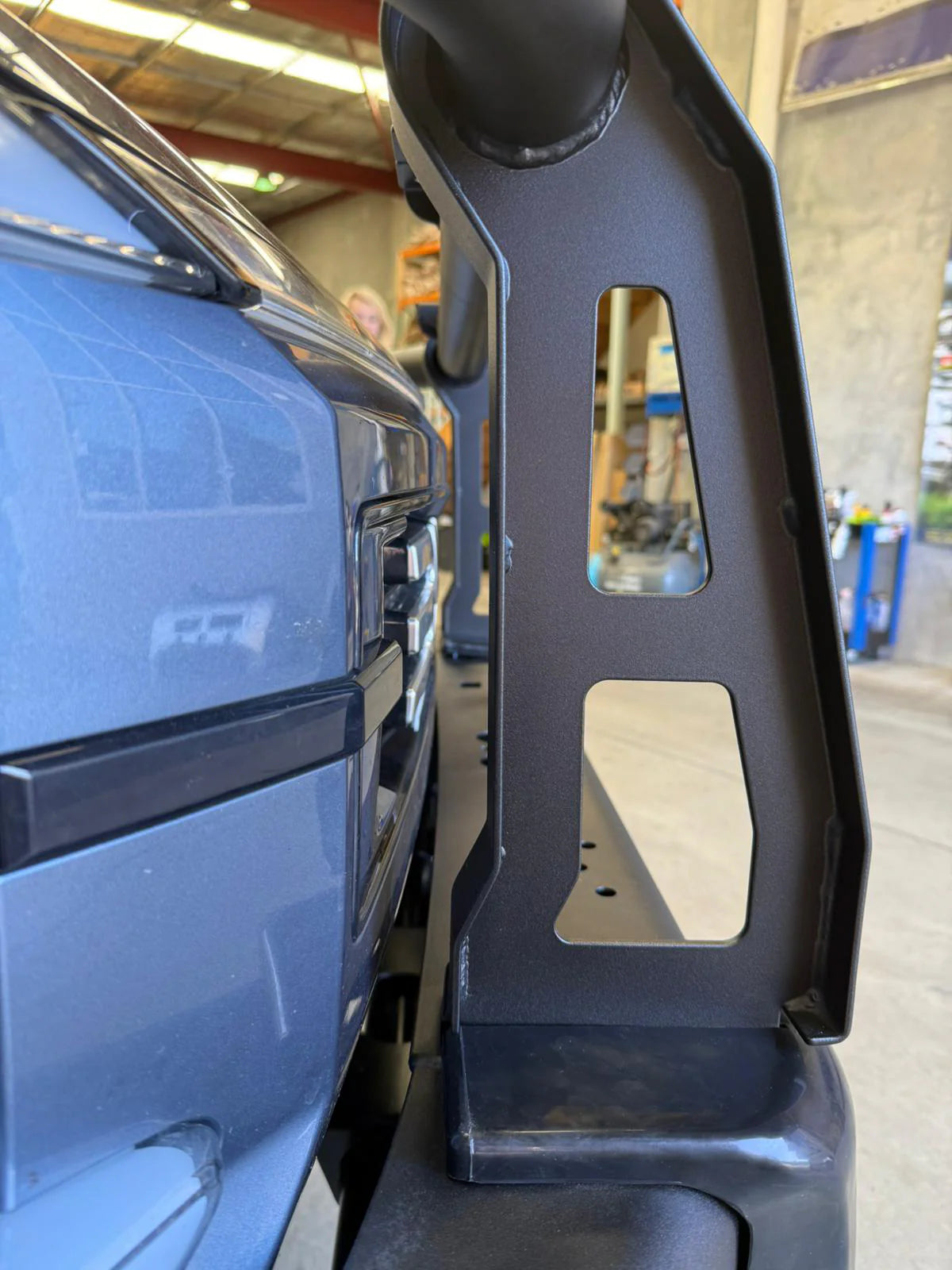 BYD Shark 6 2025-On 808-02 Phoenix Bar A-Frame Package (Sand Black) — product view 4