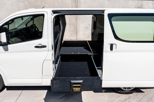 Toyota Hiace 2019 - current — product view 1