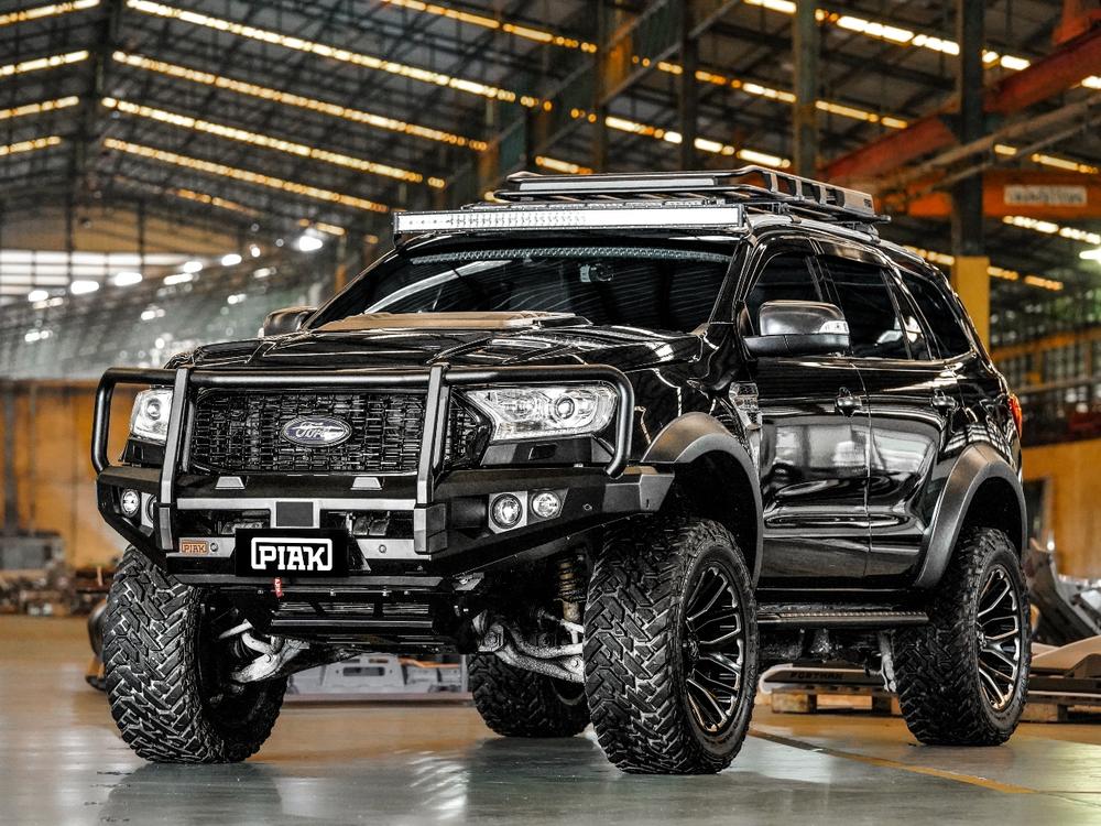 Elite Loop Bull Bar to suit Ford Ranger PX (6/2015 to 3/2022) & Everest (7/2015 to 5/2022) — product view 4